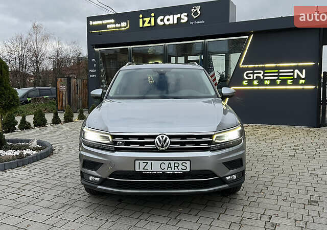 Серый Фольксваген Тигуан, объемом двигателя 2 л и пробегом 75 тыс. км за 29999 $, фото 1 на Automoto.ua