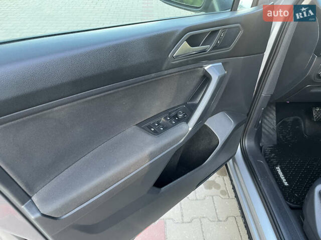 Сірий Фольксваген Тігуан, об'ємом двигуна 1.98 л та пробігом 182 тис. км за 16950 $, фото 9 на Automoto.ua