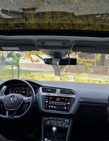 Сірий Фольксваген Тігуан, об'ємом двигуна 1.97 л та пробігом 113 тис. км за 29999 $, фото 3 на Automoto.ua