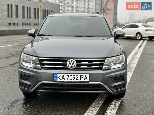 Серый Фольксваген Тигуан, объемом двигателя 2 л и пробегом 65 тыс. км за 18200 $, фото 8 на Automoto.ua
