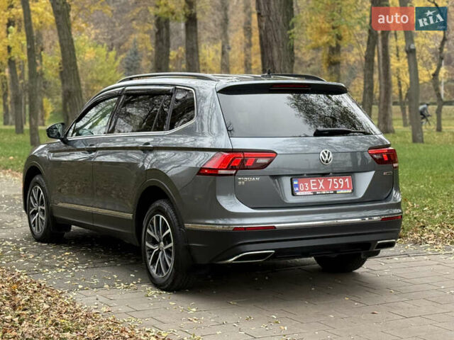 Сірий Фольксваген Тігуан, об'ємом двигуна 2 л та пробігом 212 тис. км за 16900 $, фото 19 на Automoto.ua