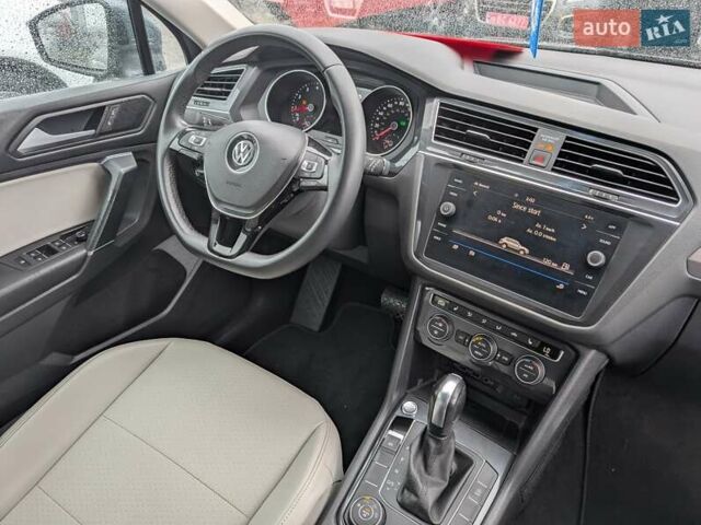 Серый Фольксваген Тигуан, объемом двигателя 1.98 л и пробегом 105 тыс. км за 17950 $, фото 46 на Automoto.ua