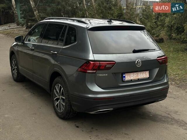 Серый Фольксваген Тигуан, объемом двигателя 2 л и пробегом 130 тыс. км за 19750 $, фото 6 на Automoto.ua