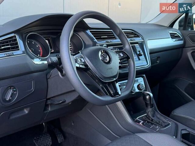 Серый Фольксваген Тигуан, объемом двигателя 2 л и пробегом 53 тыс. км за 18900 $, фото 35 на Automoto.ua