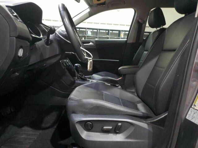 Сірий Фольксваген Тігуан, об'ємом двигуна 2 л та пробігом 76 тис. км за 4500 $, фото 6 на Automoto.ua