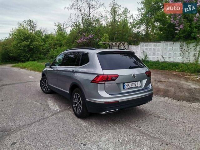 Серый Фольксваген Тигуан, объемом двигателя 1.98 л и пробегом 63 тыс. км за 25400 $, фото 4 на Automoto.ua