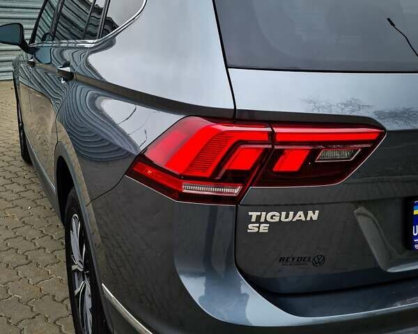 Серый Фольксваген Тигуан, объемом двигателя 2 л и пробегом 122 тыс. км за 20500 $, фото 5 на Automoto.ua