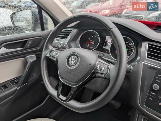 Серый Фольксваген Тигуан, объемом двигателя 1.98 л и пробегом 105 тыс. км за 17950 $, фото 47 на Automoto.ua