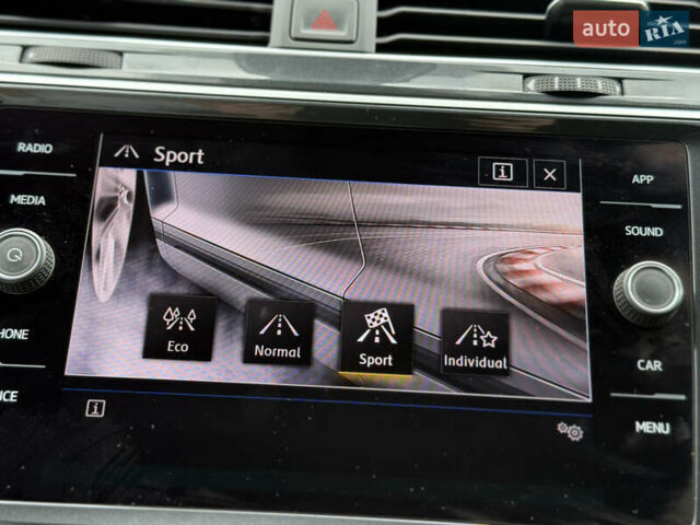 Сірий Фольксваген Тігуан, об'ємом двигуна 1.97 л та пробігом 250 тис. км за 25999 $, фото 72 на Automoto.ua