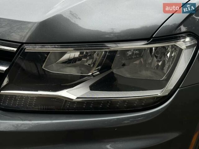 Серый Фольксваген Тигуан, объемом двигателя 2 л и пробегом 130 тыс. км за 19750 $, фото 11 на Automoto.ua