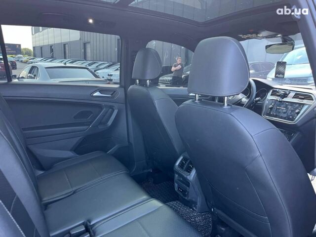 Серый Фольксваген Тигуан, объемом двигателя 2 л и пробегом 135 тыс. км за 23690 $, фото 31 на Automoto.ua