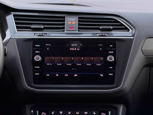 Серый Фольксваген Тигуан, объемом двигателя 2 л и пробегом 103 тыс. км за 19000 $, фото 17 на Automoto.ua