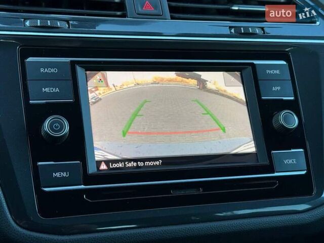 Серый Фольксваген Тигуан, объемом двигателя 2 л и пробегом 53 тыс. км за 18900 $, фото 27 на Automoto.ua