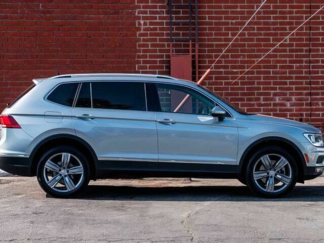 Сірий Фольксваген Тігуан, об'ємом двигуна 2 л та пробігом 46 тис. км за 9000 $, фото 7 на Automoto.ua