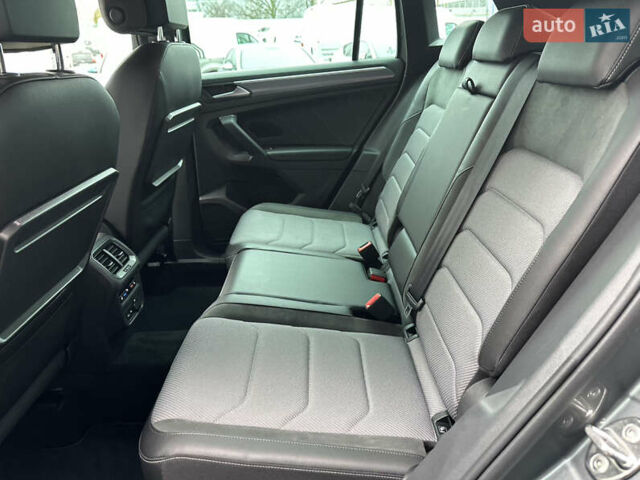 Серый Фольксваген Тигуан, объемом двигателя 1.97 л и пробегом 153 тыс. км за 27990 $, фото 25 на Automoto.ua