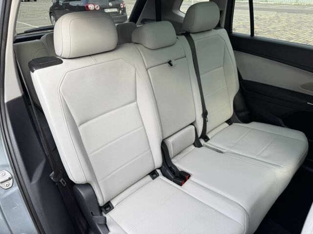 Серый Фольксваген Тигуан, объемом двигателя 2 л и пробегом 107 тыс. км за 19599 $, фото 20 на Automoto.ua