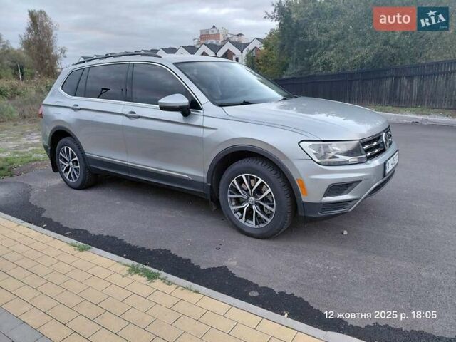 Серый Фольксваген Тигуан, объемом двигателя 1.98 л и пробегом 225 тыс. км за 19500 $, фото 3 на Automoto.ua