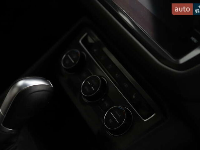 Сірий Фольксваген Тігуан, об'ємом двигуна 1.98 л та пробігом 110 тис. км за 11899 $, фото 22 на Automoto.ua