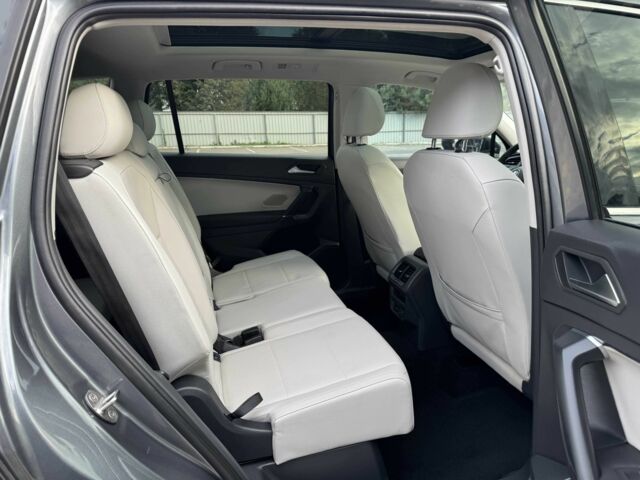 Серый Фольксваген Тигуан, объемом двигателя 2 л и пробегом 107 тыс. км за 19599 $, фото 21 на Automoto.ua