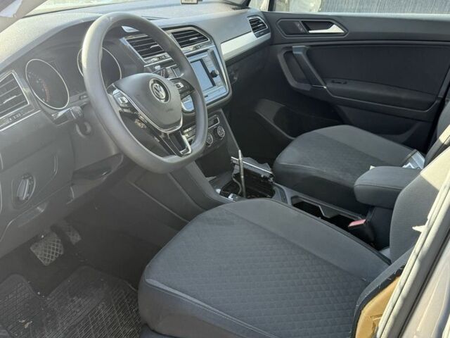 Сірий Фольксваген Тігуан, об'ємом двигуна 2 л та пробігом 84 тис. км за 15500 $, фото 1 на Automoto.ua