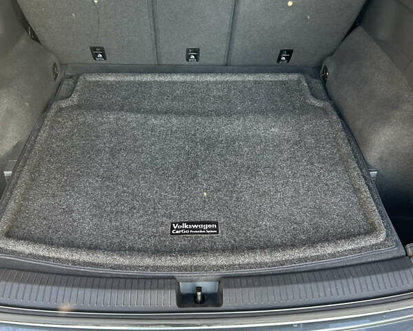 Сірий Фольксваген Тігуан, об'ємом двигуна 1.98 л та пробігом 68 тис. км за 17000 $, фото 5 на Automoto.ua