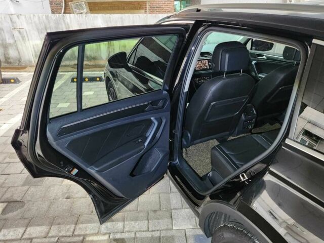 Сірий Фольксваген Тігуан, об'ємом двигуна 2 л та пробігом 69 тис. км за 13991 $, фото 3 на Automoto.ua