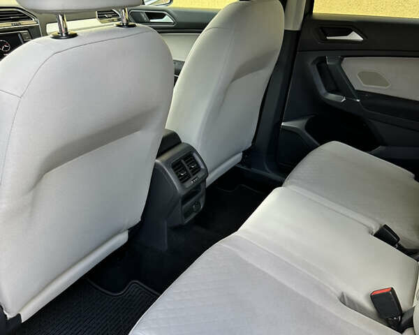 Серый Фольксваген Тигуан, объемом двигателя 2 л и пробегом 109 тыс. км за 16900 $, фото 9 на Automoto.ua