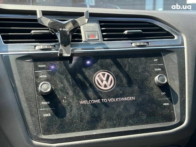 Серый Фольксваген Тигуан, объемом двигателя 2 л и пробегом 135 тыс. км за 23690 $, фото 19 на Automoto.ua