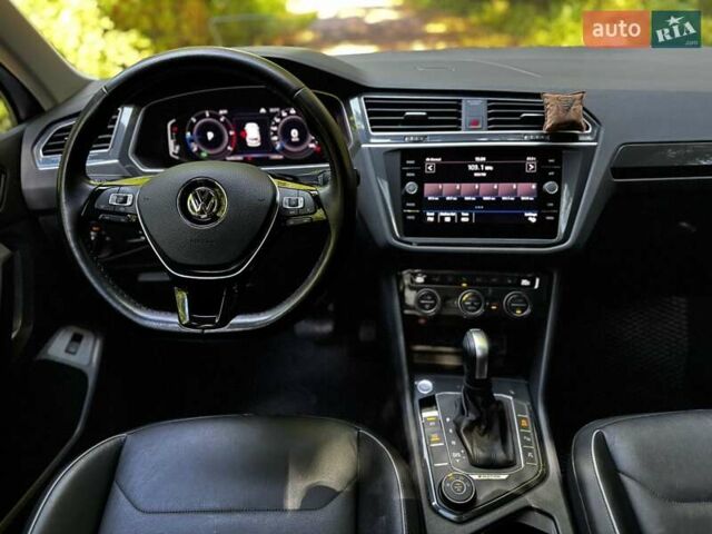 Серый Фольксваген Тигуан, объемом двигателя 1.98 л и пробегом 103 тыс. км за 31000 $, фото 25 на Automoto.ua