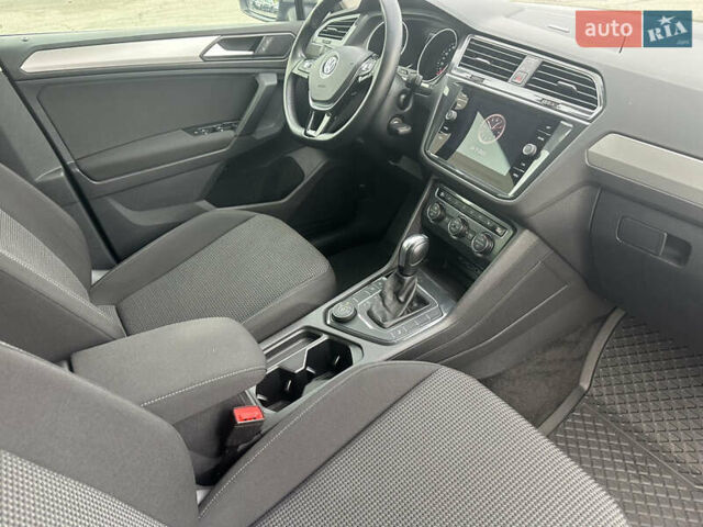 Серый Фольксваген Тигуан, объемом двигателя 1.97 л и пробегом 110 тыс. км за 24999 $, фото 71 на Automoto.ua