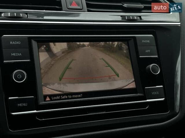 Серый Фольксваген Тигуан, объемом двигателя 2 л и пробегом 130 тыс. км за 19750 $, фото 26 на Automoto.ua