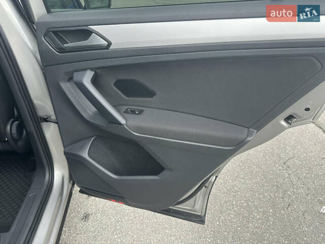 Серый Фольксваген Тигуан, объемом двигателя 1.97 л и пробегом 110 тыс. км за 24999 $, фото 76 на Automoto.ua