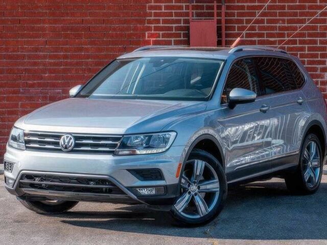 Сірий Фольксваген Тігуан, об'ємом двигуна 2 л та пробігом 46 тис. км за 9000 $, фото 2 на Automoto.ua