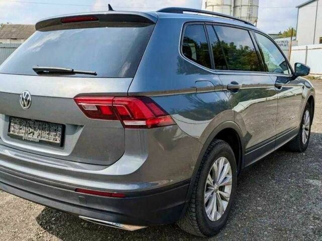 Серый Фольксваген Тигуан, объемом двигателя 2 л и пробегом 98 тыс. км за 9800 $, фото 6 на Automoto.ua