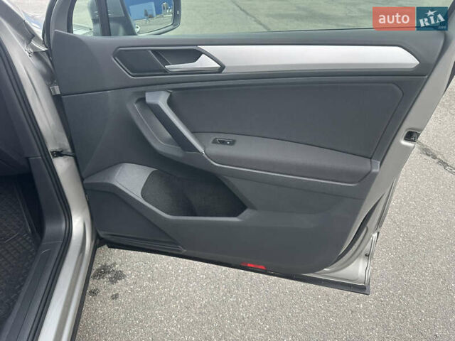 Серый Фольксваген Тигуан, объемом двигателя 1.97 л и пробегом 110 тыс. км за 24999 $, фото 67 на Automoto.ua