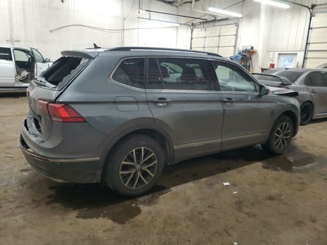 Сірий Фольксваген Тігуан, об'ємом двигуна 2 л та пробігом 138 тис. км за 11400 $, фото 5 на Automoto.ua