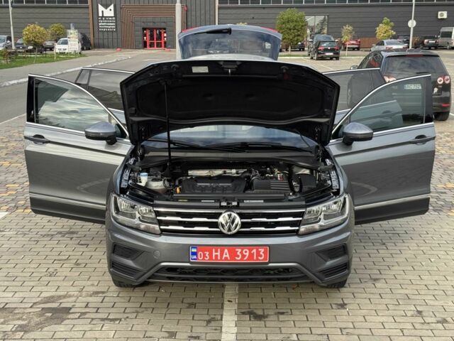 Серый Фольксваген Тигуан, объемом двигателя 2 л и пробегом 107 тыс. км за 19599 $, фото 15 на Automoto.ua