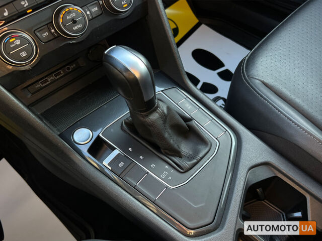 Сірий Фольксваген Тігуан, об'ємом двигуна 2 л та пробігом 56 тис. км за 19800 $, фото 19 на Automoto.ua