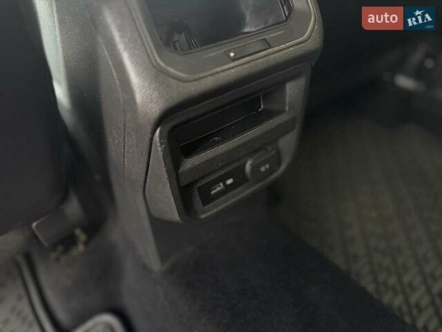 Сірий Фольксваген Тігуан, об'ємом двигуна 1.98 л та пробігом 173 тис. км за 16999 $, фото 64 на Automoto.ua