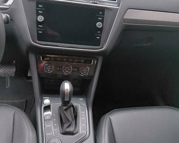 Серый Фольксваген Тигуан, объемом двигателя 1.98 л и пробегом 225 тыс. км за 19500 $, фото 10 на Automoto.ua