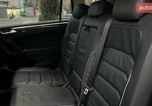 Серый Фольксваген Тигуан, объемом двигателя 2 л и пробегом 75 тыс. км за 29999 $, фото 36 на Automoto.ua