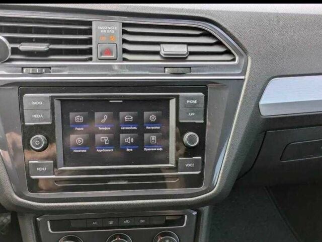 Серый Фольксваген Тигуан, объемом двигателя 2 л и пробегом 98 тыс. км за 9800 $, фото 9 на Automoto.ua