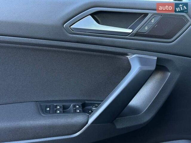 Серый Фольксваген Тигуан, объемом двигателя 2 л и пробегом 53 тыс. км за 18900 $, фото 33 на Automoto.ua