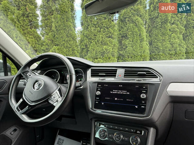 Сірий Фольксваген Тігуан, об'ємом двигуна 1.97 л та пробігом 250 тис. км за 25999 $, фото 34 на Automoto.ua