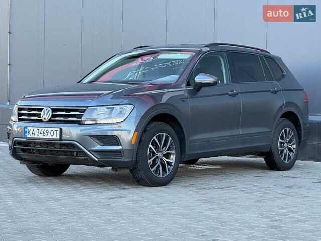 Серый Фольксваген Тигуан, объемом двигателя 2 л и пробегом 53 тыс. км за 18900 $, фото 2 на Automoto.ua