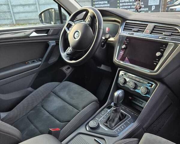 Серый Фольксваген Тигуан, объемом двигателя 1.98 л и пробегом 71 тыс. км за 33000 $, фото 3 на Automoto.ua