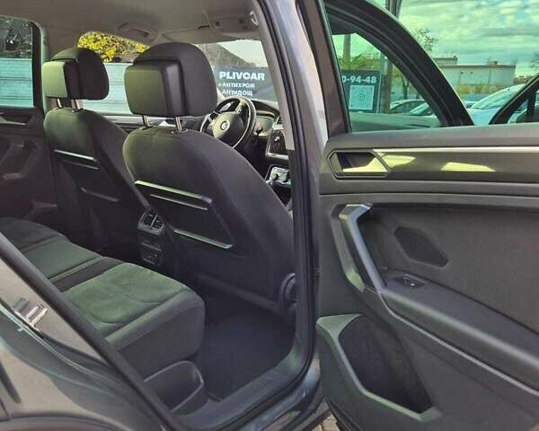 Серый Фольксваген Тигуан, объемом двигателя 1.98 л и пробегом 71 тыс. км за 33000 $, фото 9 на Automoto.ua