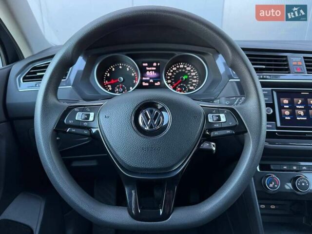 Серый Фольксваген Тигуан, объемом двигателя 2 л и пробегом 53 тыс. км за 18900 $, фото 28 на Automoto.ua