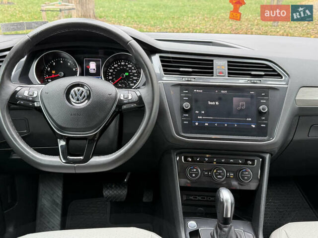 Сірий Фольксваген Тігуан, об'ємом двигуна 2 л та пробігом 212 тис. км за 16900 $, фото 50 на Automoto.ua