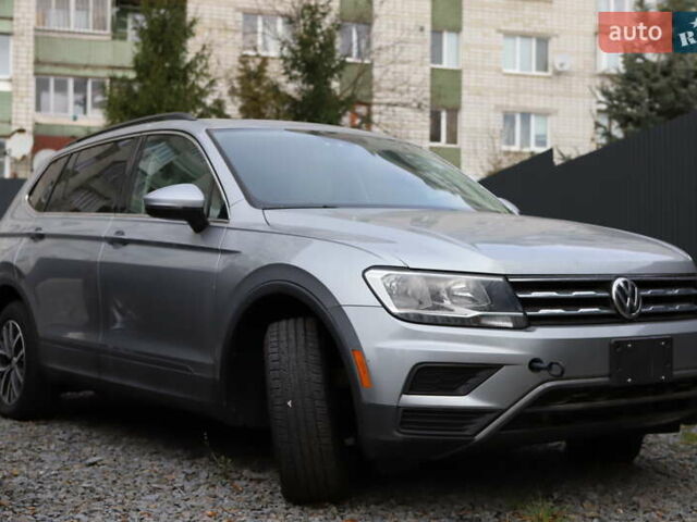 Сірий Фольксваген Тігуан, об'ємом двигуна 1.98 л та пробігом 110 тис. км за 11899 $, фото 2 на Automoto.ua